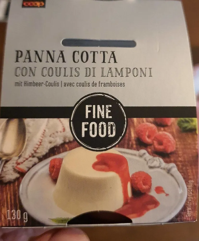 Panna cotta con coulis di lamponi