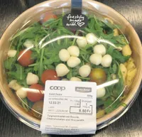 Salat: Teigwarensalat mit Rucola, Cherrytomaten und Mozarella