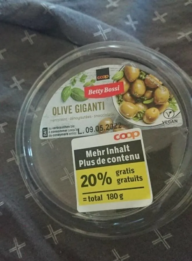 Olive verte marinée