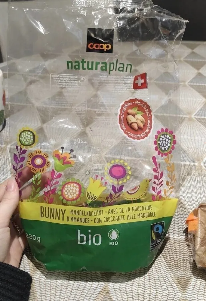 BUNNY con croccante alle mandorle