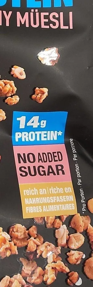 HiGH PROTEiN CRUNCHY MÜESLI Beeren