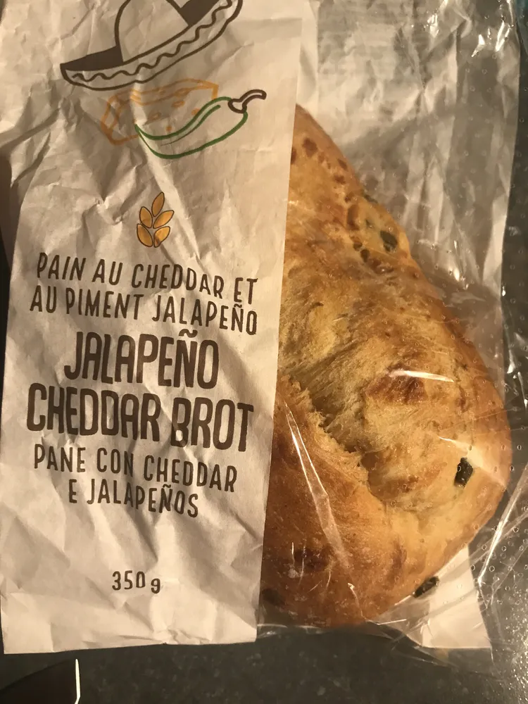 Pain au cheddar et au piment jalapeño