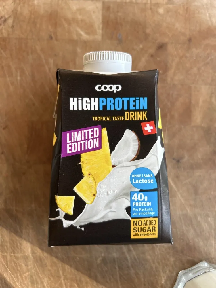 HiGH PROTEiN TROPICAL TASTE DRINK