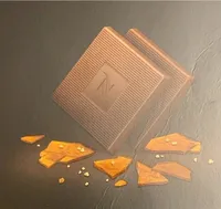 Chocolat au lait avec éclats de caramel salé