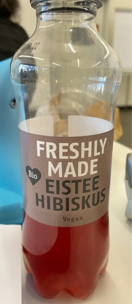 Freshly Made Eistee Hibiskus