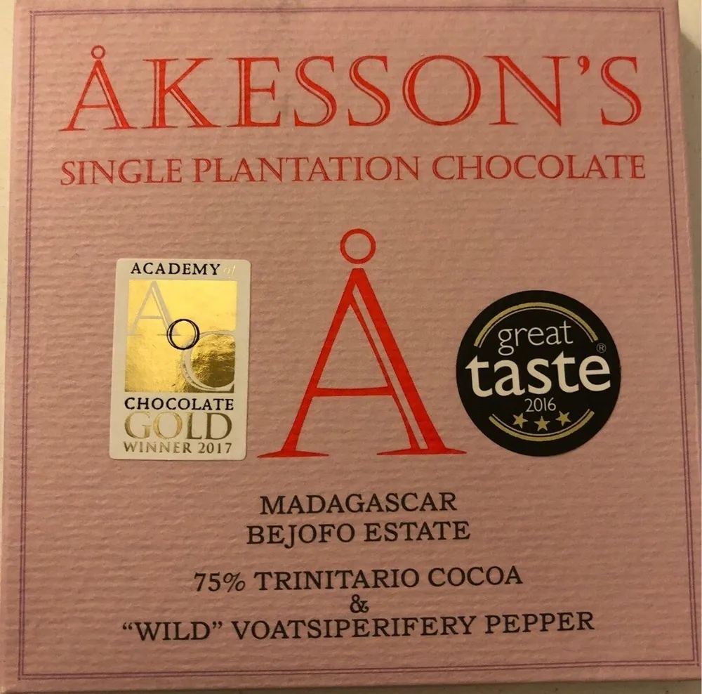 Chocolate & voatsiperifery pepper