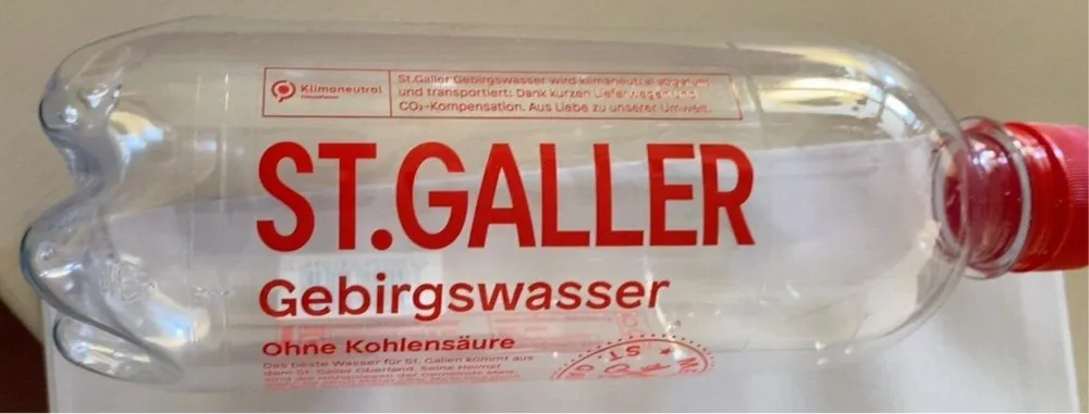 St. Galler Gebirgswasser ohne Kohlens.