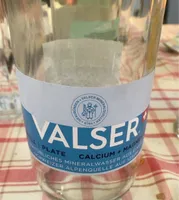 Natürliches Mineralwasser