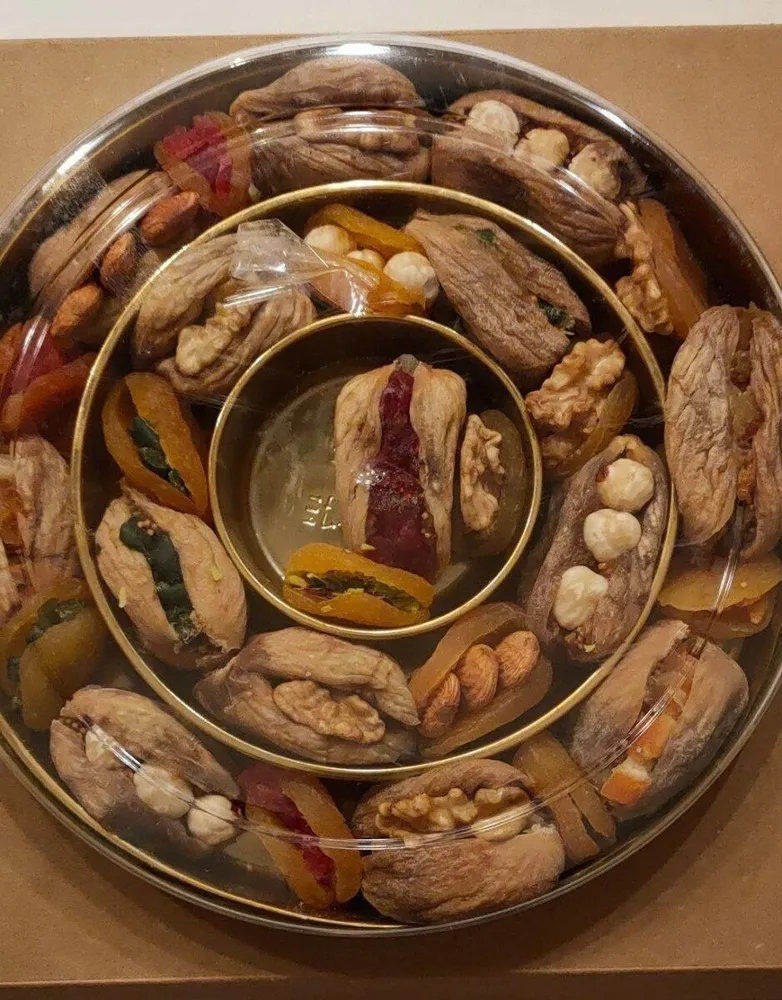 Fried fruits and nuts