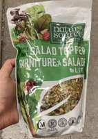 Salad topper