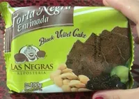Torta negra envinada black velvet cake