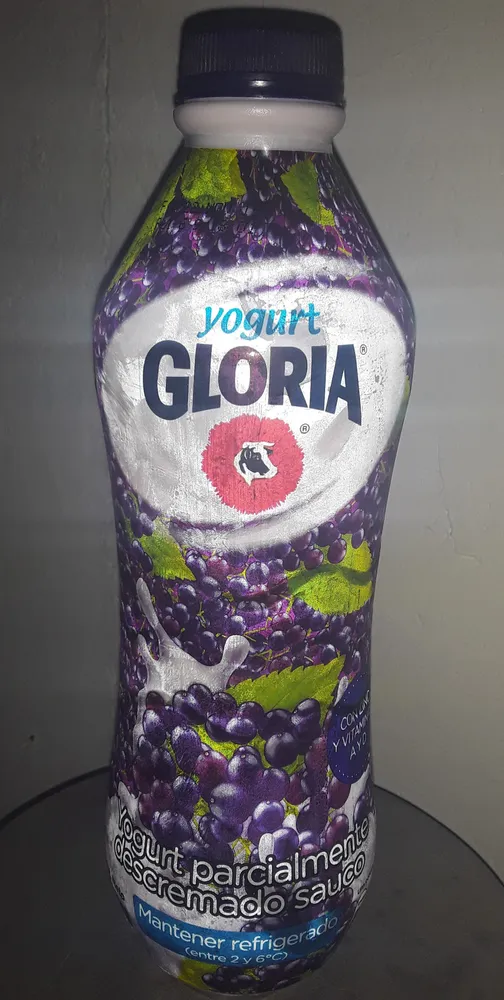 Yogurt parcialmente descremado sauco