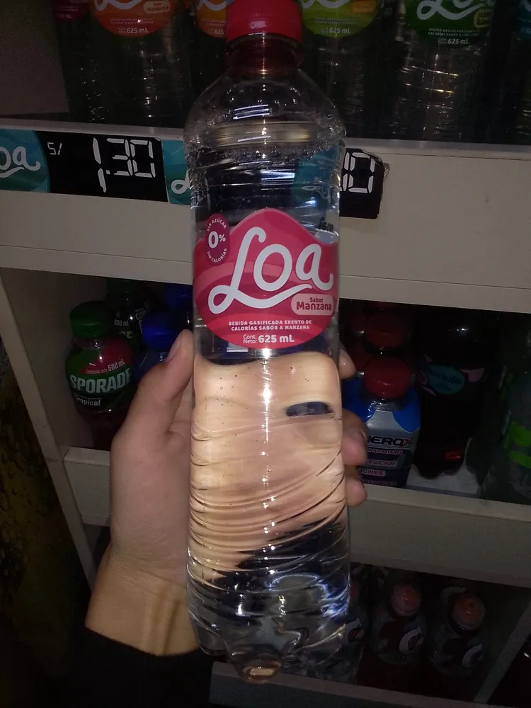 Agua mineral natural