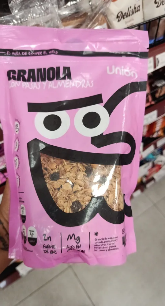 granola con pasas y almendras