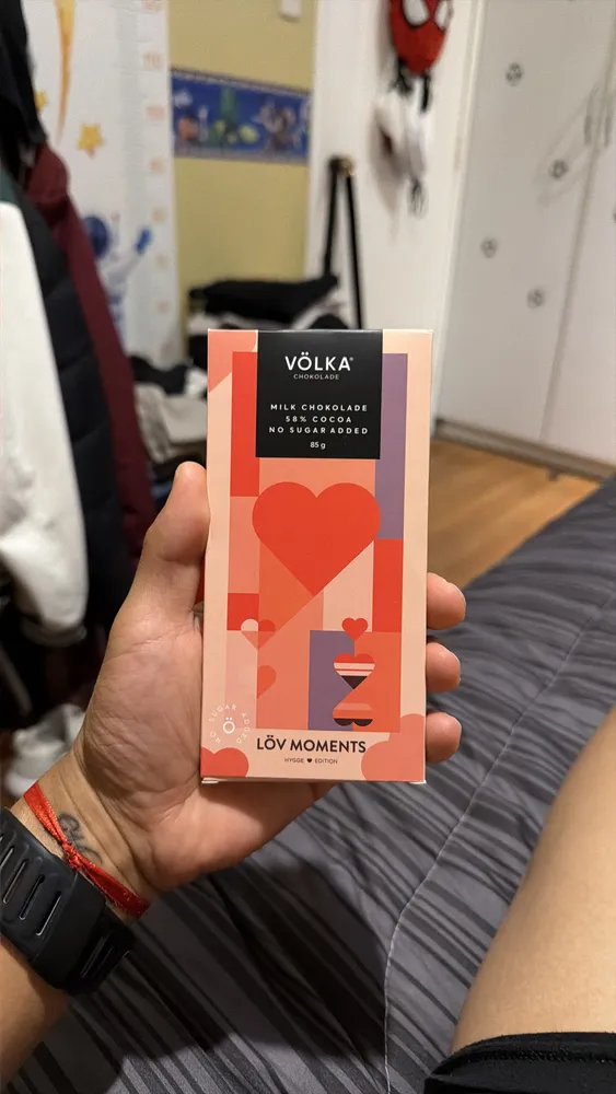 MILK CHOKOLADE 58% COCOA LÖV MOMENTS HYGGE EDITION