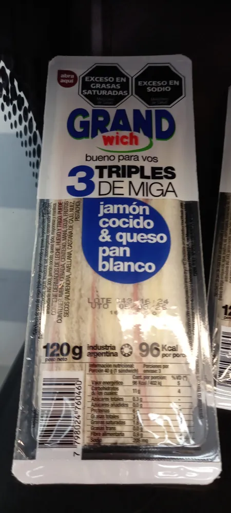 Sándwiches Jamón Cocido Y Queso Pan Blanco