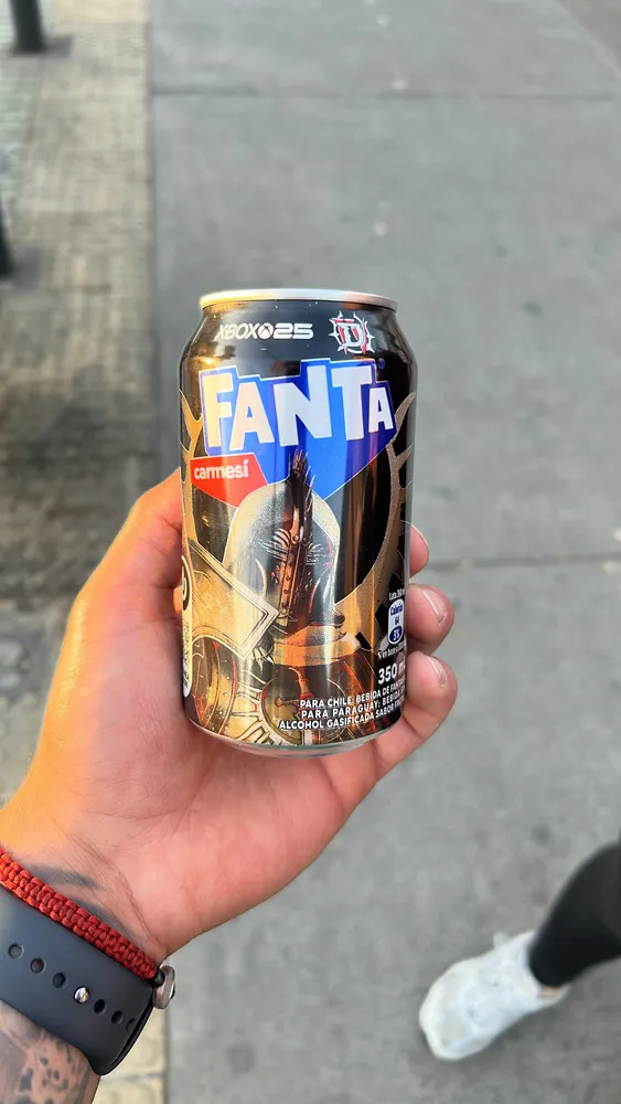 Fanta carmesí