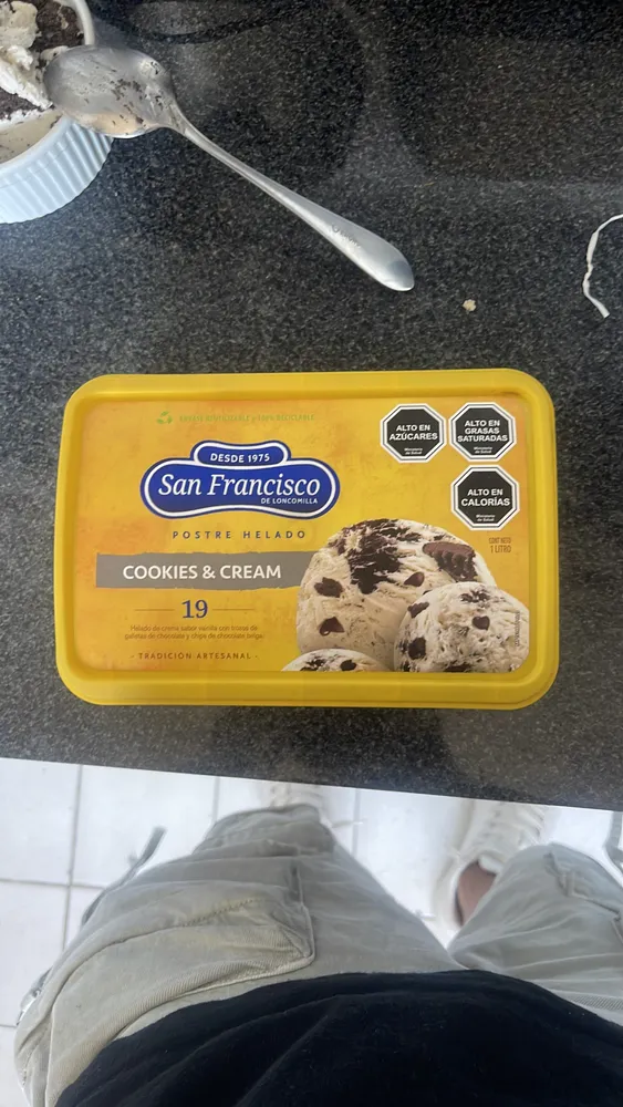 COOKIES & CREAM