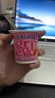 gri ego con frutilla