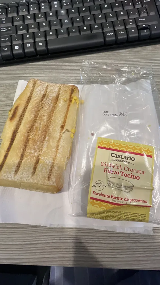 Sándwich Crocata Huevo Tocino