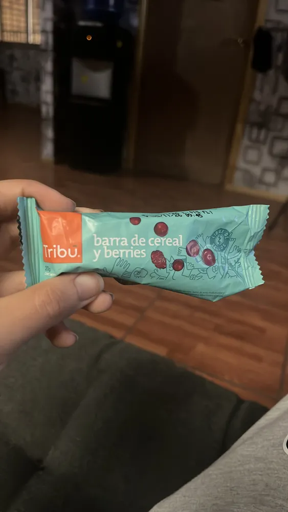 barra de cereal y berries