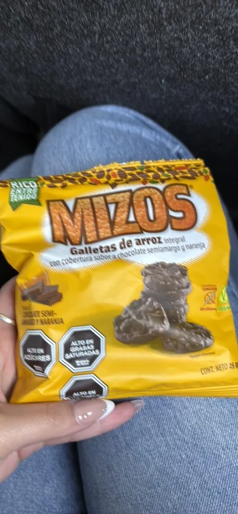Galletitas de arroz integral con cobertura sabor a chocolate semiamargo y naranja
