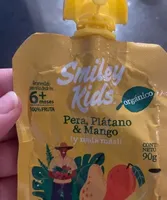Colado de frutas pera, plátano, mango