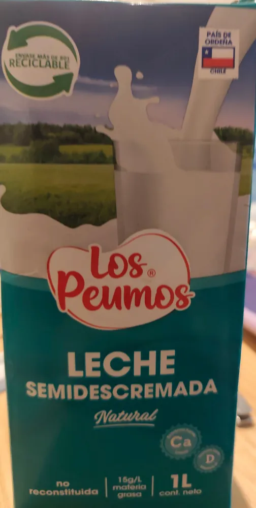 Leche semidescremada - Los peumo