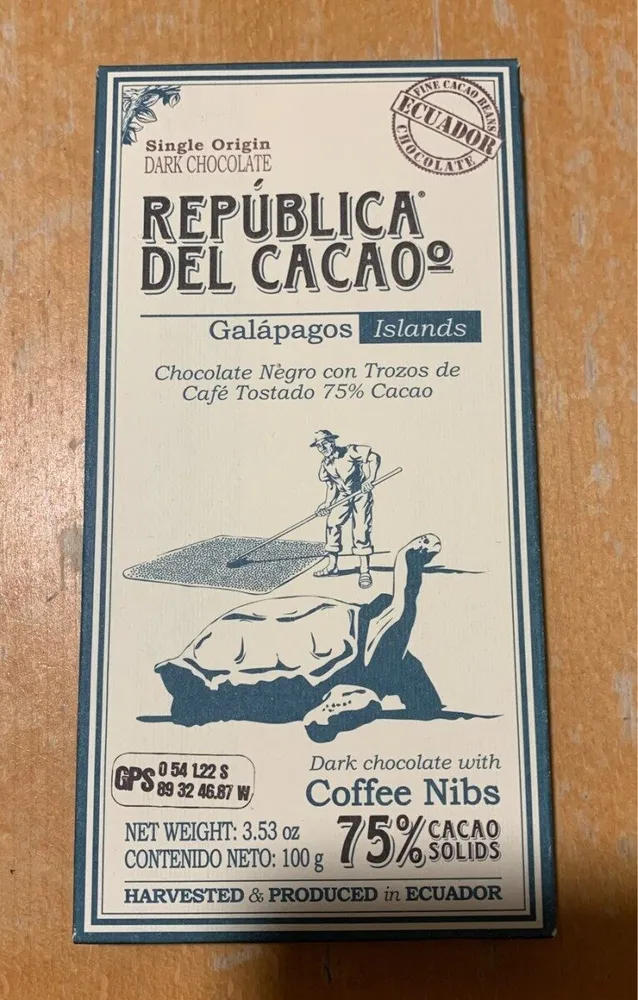 Chocolate negro con trozos de cafe tostado