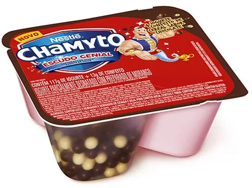 Iogurte Parcialmente Desnatado Morango Com Cereais De Chocolate Chamyto Bandeja 130g