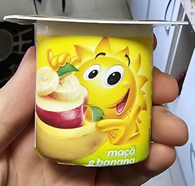 Iogurte Parcialmente Desnatado Morango Salada De Frutas Maçã E Banana Ninho Bandeja 540g 6 Unidades