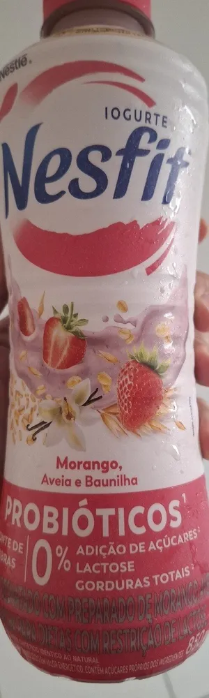 Yogurte Nesfit sabor Morango Aveia e Baunilha Probióticos