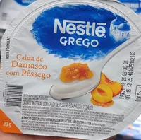 Iogurte grego com calda de damasco com pêssego