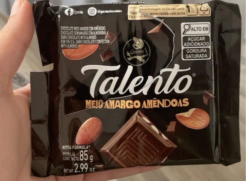 Talento Meio Amargo Amêndoas