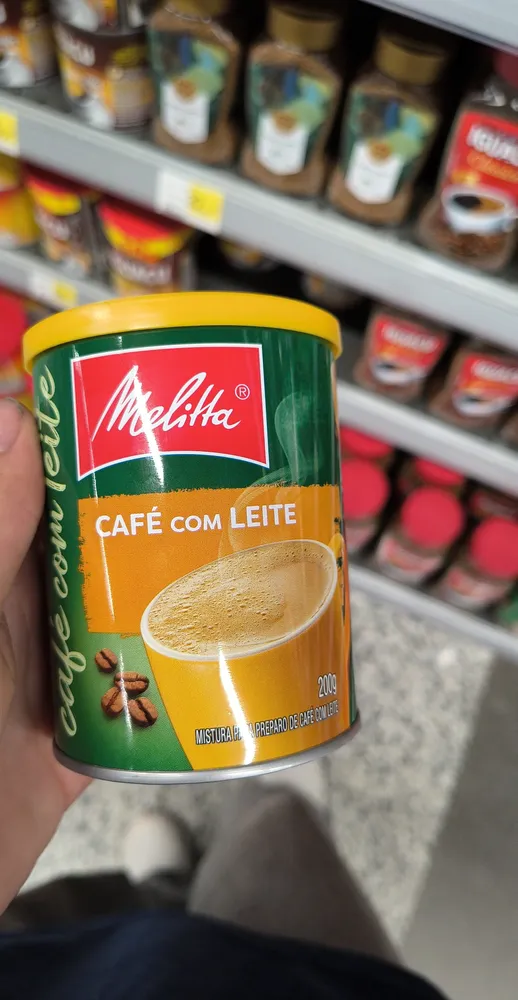 CAFÉ COM LEITE