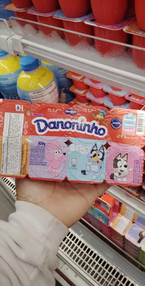 Queijo Petit Suisse Morango Danoninho Bandeja 320g 8 Unidades