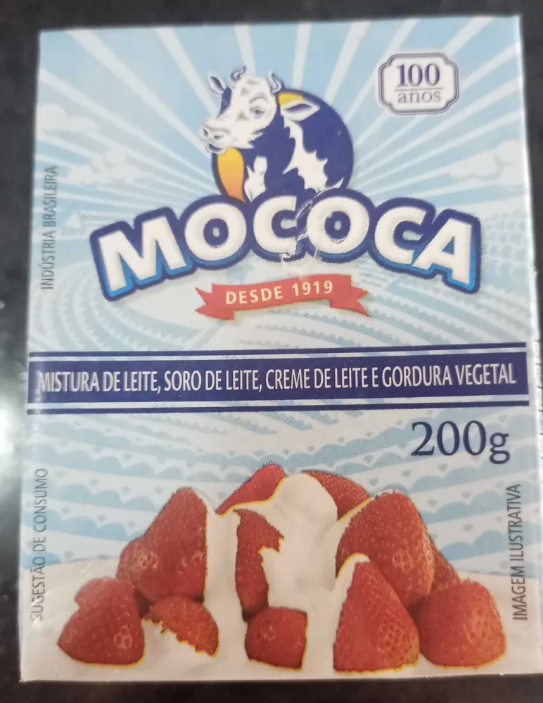 Mistura de leite, soro de leite, creme de leite e gordura vegetal