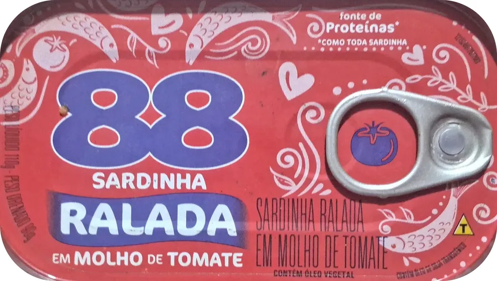 Sardinha ralada em molho de tomate