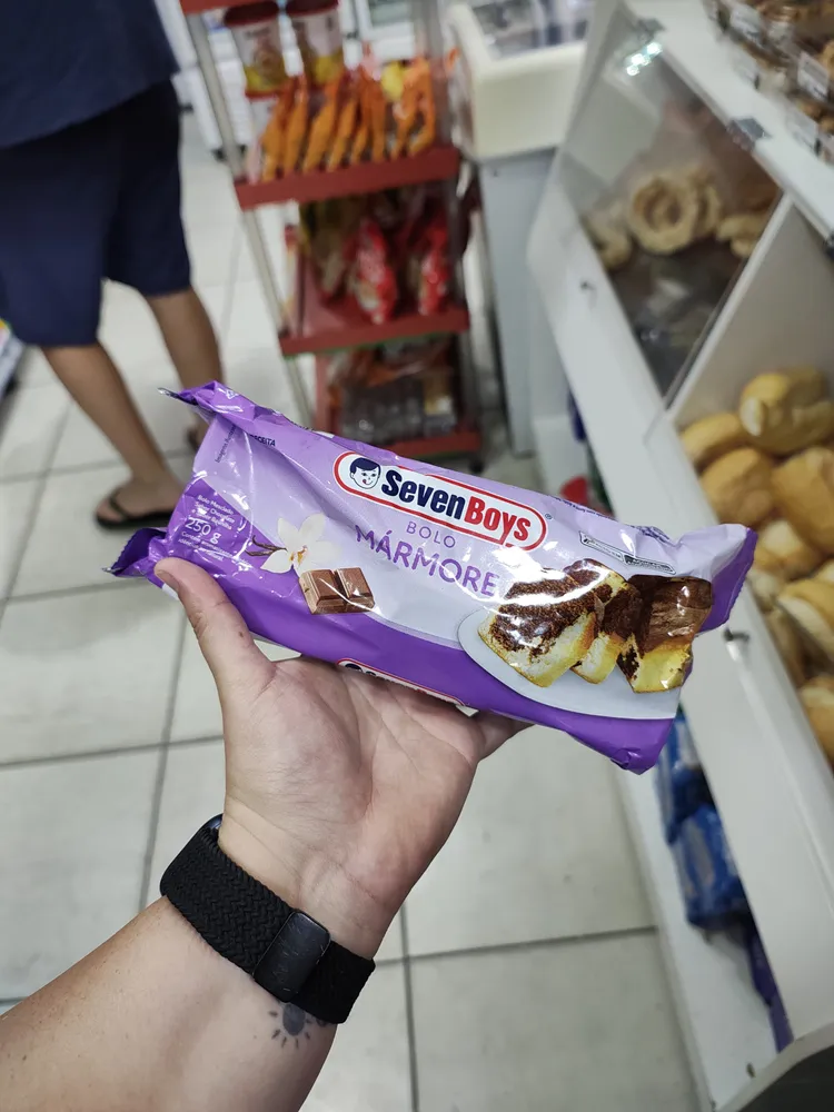 Bolo Mármore Sevenboys