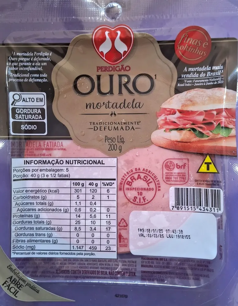 Mortadela defumada fatiada