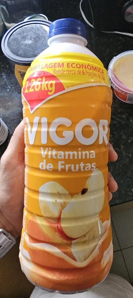 Iogurte Parcialmente Desnatado Vitamina De Frutas Vigor Garrafa 1,26kg