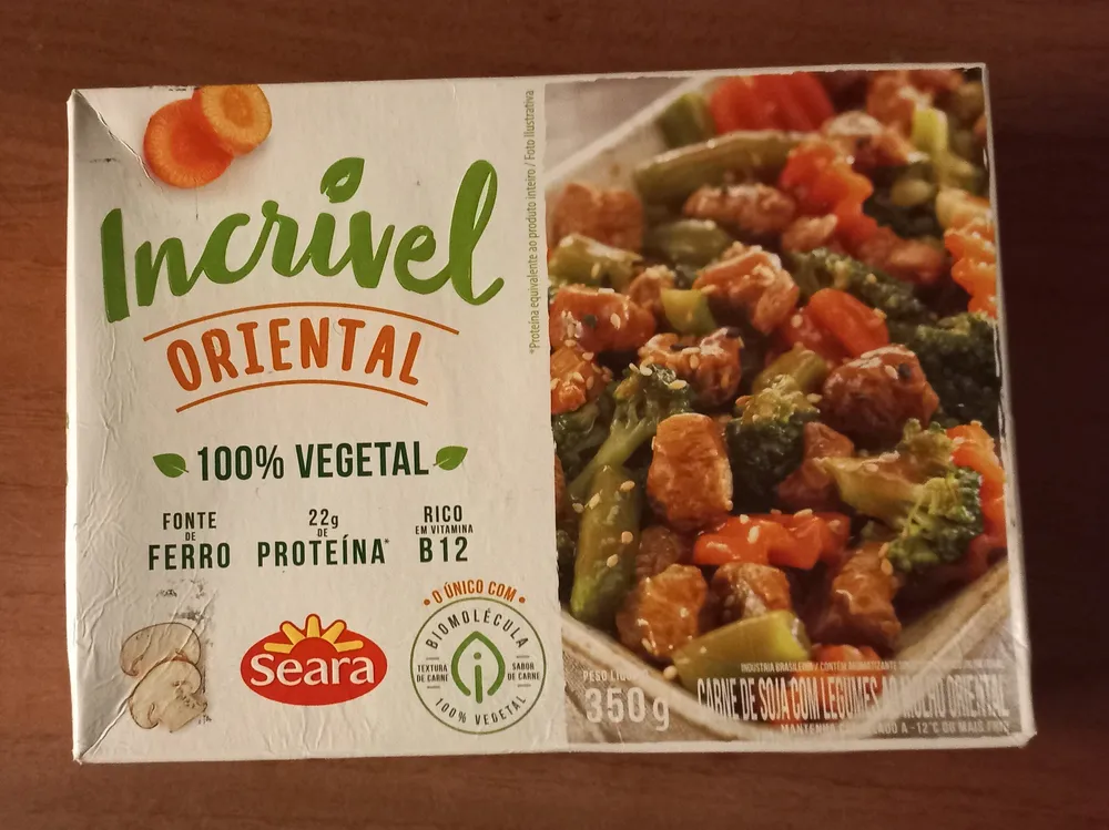 Carne de soja com legumes