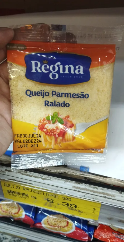 Queijo parmesão ralado