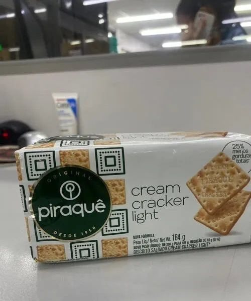 Cream cracker light