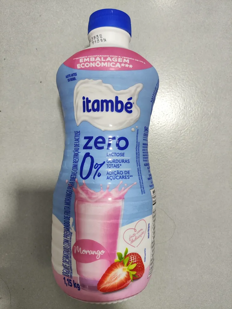 iogurte sabor morango preparado de fruta morango para dietas com restrição de lactose