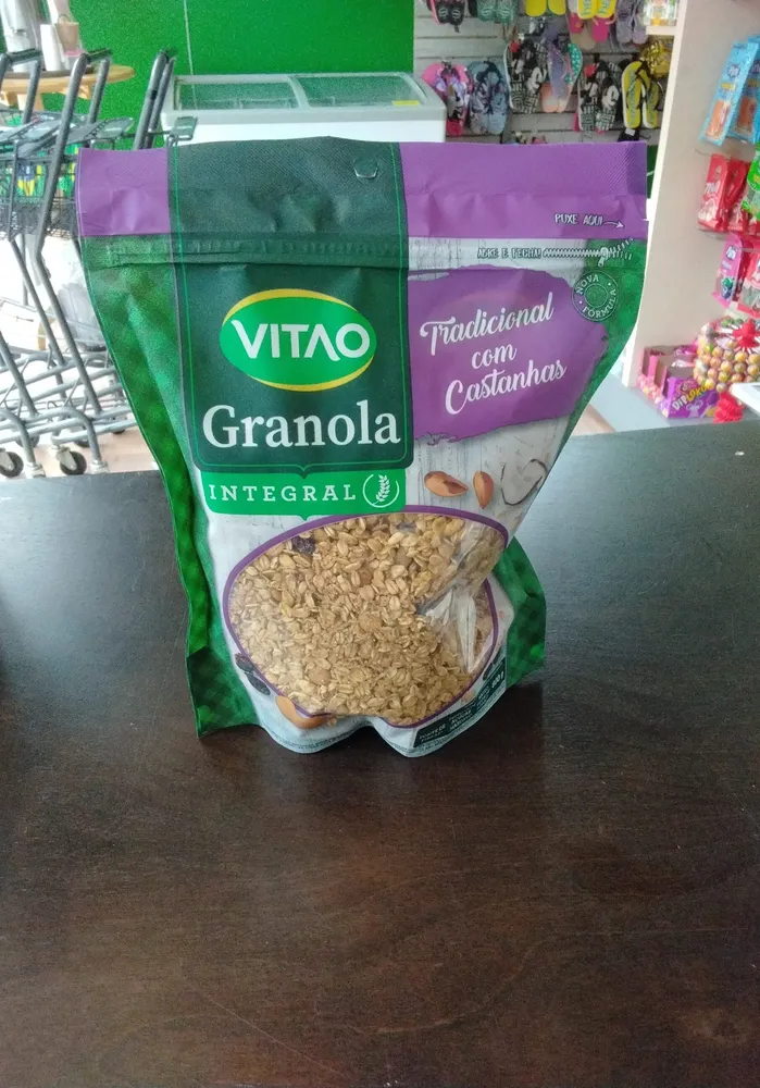 Granola Tradicional Com Castanhas De Caju e Uva Passas Vitao 800g