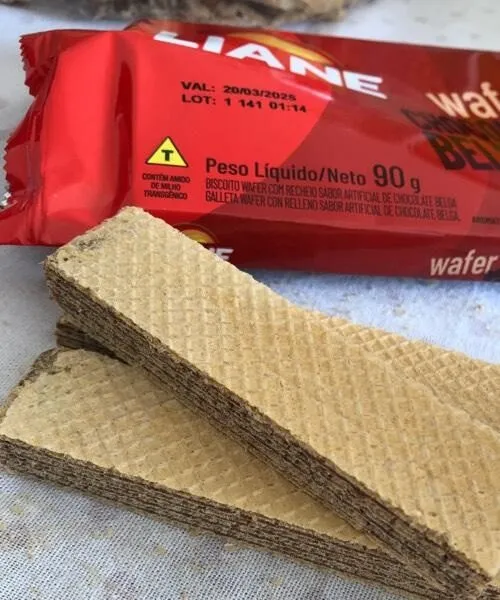 Biscoito wafer com  recheio