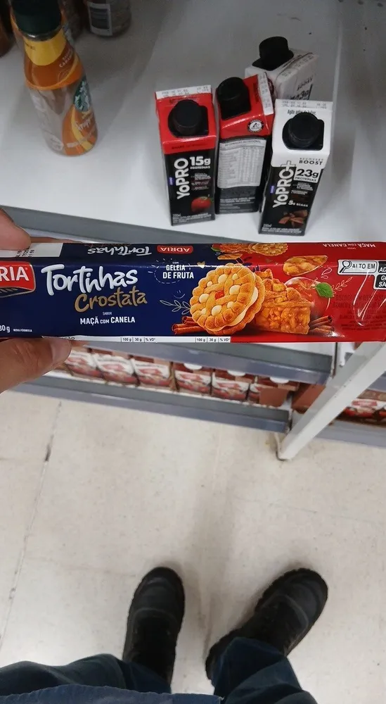 Biscoito Recheio Chocolate Branco E Geleia De Maçã Com Canela Adria Tortinhas Crostata Pacote 80g