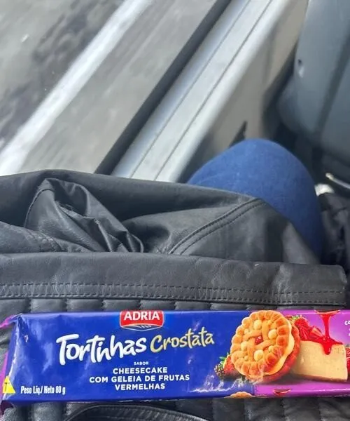 Biscoito Recheio Cheesecake Com Geleia De Frutas Vermelhas Adria Tortinhas Crostata Pacote 80g