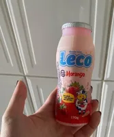 Bebida láctea fermentada com preparo de fruta